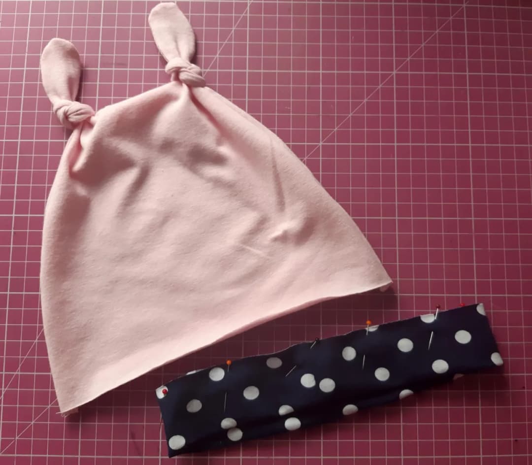 Jak uszyć czapkę dziecięcą krok po kroku – prosty poradnik dla początkujących