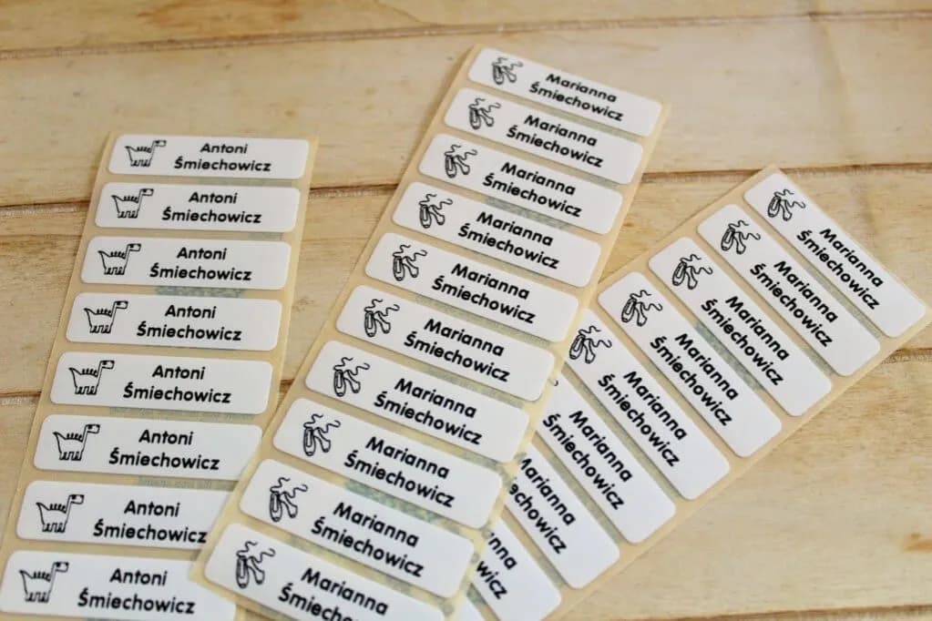 Jak podpisać ubrania dziecka do przedszkola: 8 sprawdzonych sposobów