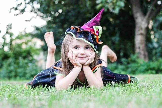 Jak ubrać dziecko na zabawę andrzejkową: pomysły i porady dla rodziców