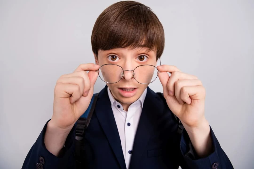 Jak ubrać dziecko na egzamin szóstoklasisty: kompletny poradnik dla rodzica