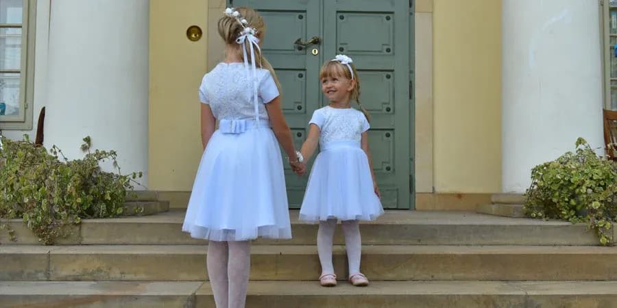 Jak ubrać dziecko na rocznicę komunii: kompletny poradnik dla rodziców
