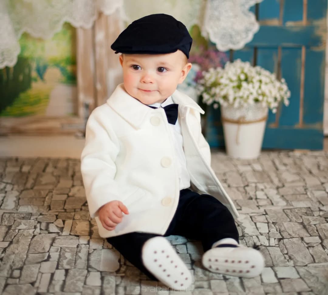 Jak ubrać dziecko do chrztu jesienią: 8 praktycznych wskazówek dla rodziców